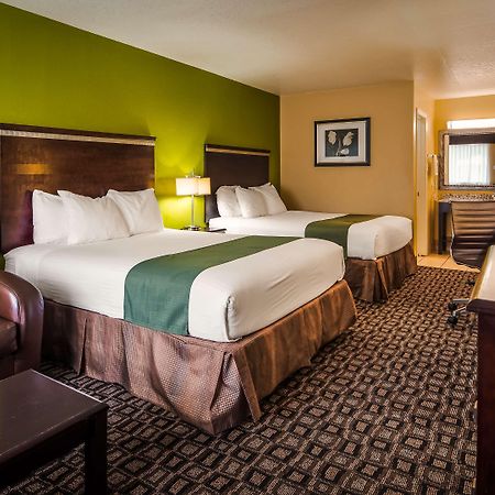 Surestay Hotel By Best Western Floresville Экстерьер фото