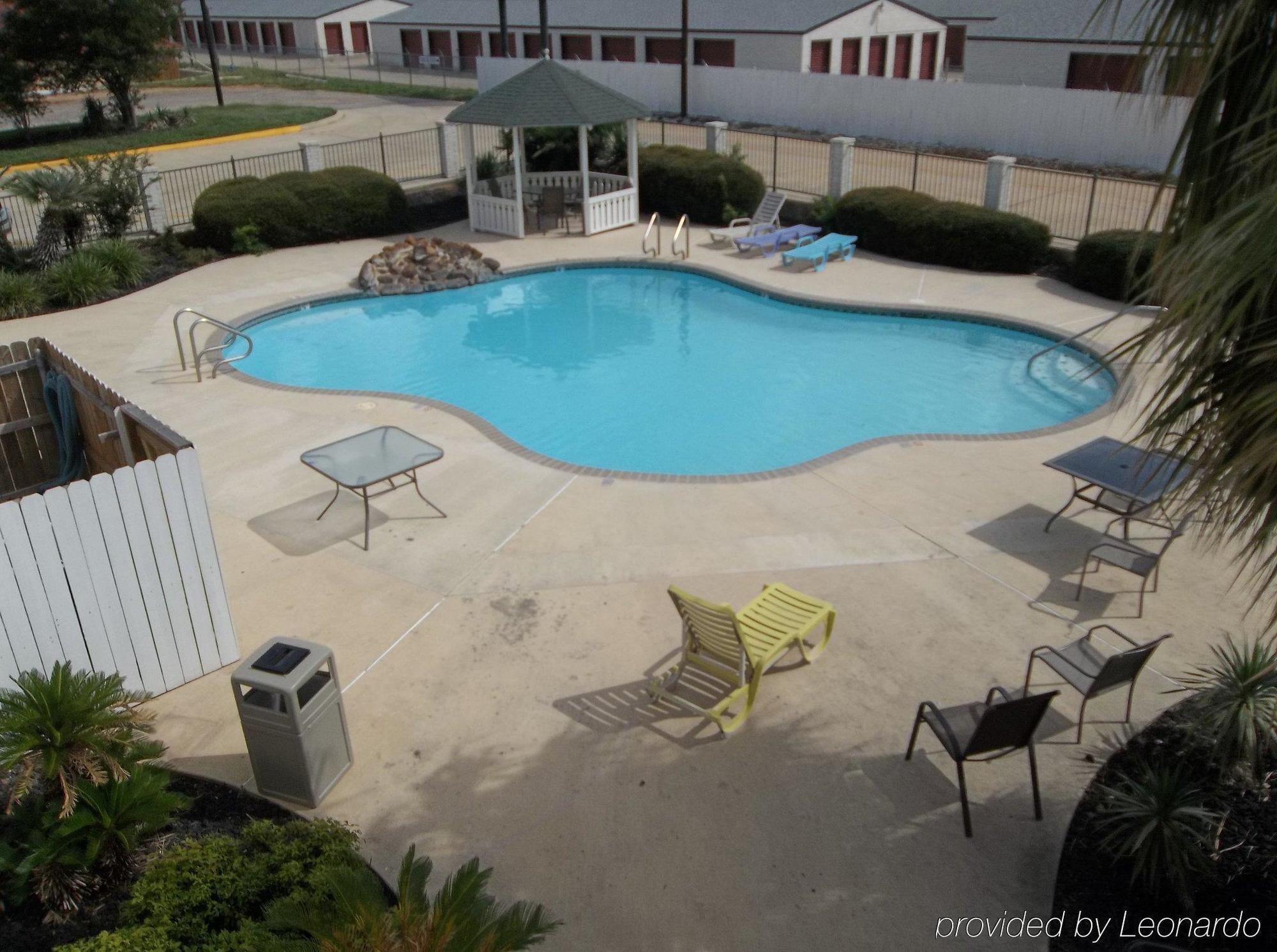 Surestay Hotel By Best Western Floresville Экстерьер фото