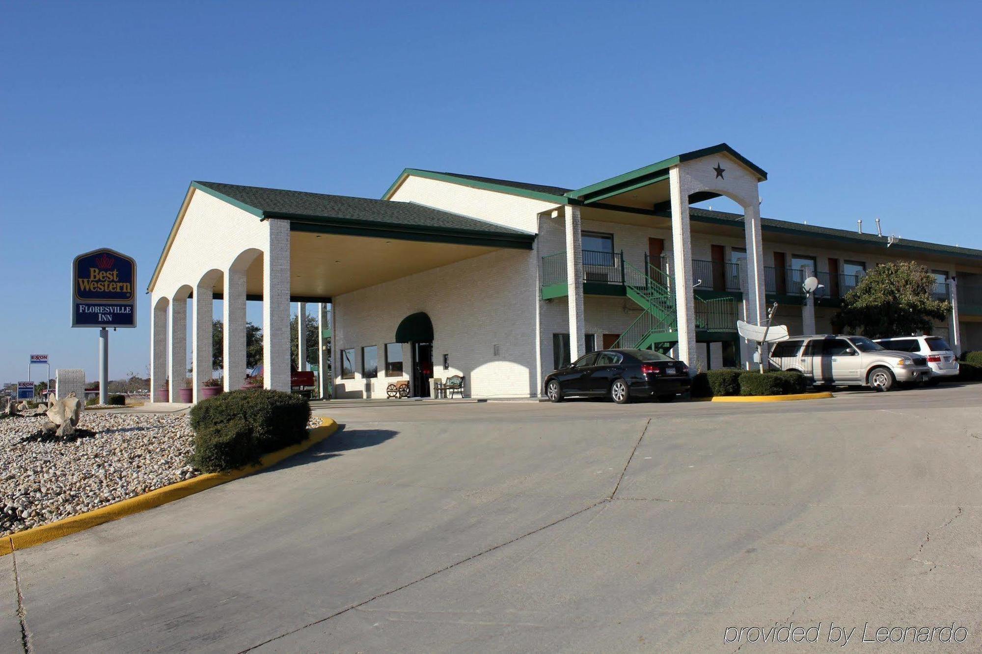 Surestay Hotel By Best Western Floresville Экстерьер фото