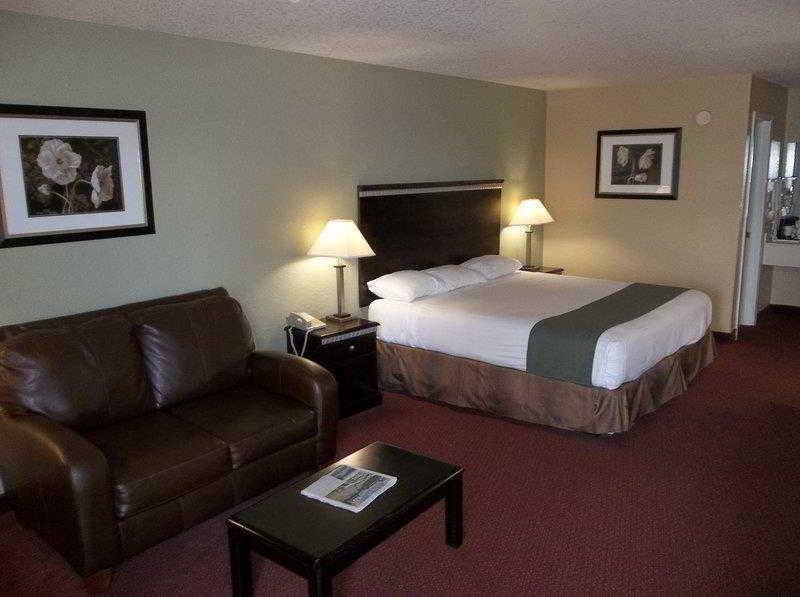 Surestay Hotel By Best Western Floresville Экстерьер фото